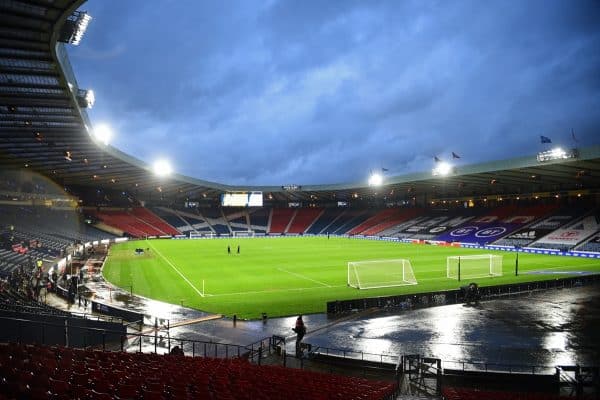 Das Spielfeld im Hampden Park unter Flutlicht vor dem Qualifikationsspiel zur FIFA Fußball-Weltmeisterschaft Katar 2022 zwischen Schottland und Österreich im Hampden Park in Glasgow am 25. März 2021. (Foto: ANDY BUCHANAN / AFP)