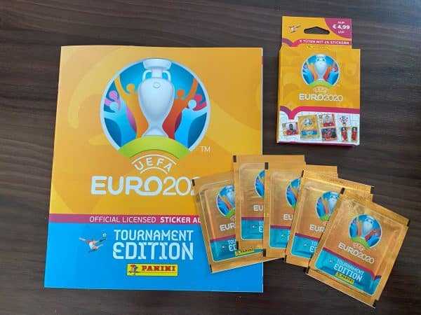 Das neue Panini Heft zur Fußball EM 2021 im April 2021.