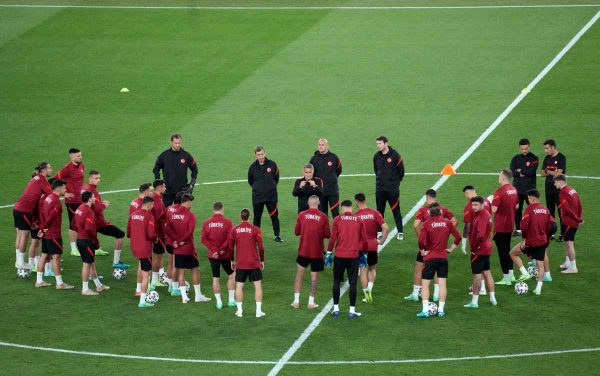 Türkische Spieler bei einer Trainingseinheit im Olympiastadion in Rom am 10. Juni 2021, am Vorabend des Fußballspiels der UEFA EURO 2020 Gruppe A zwischen der Türkei und Italien. Andrew Medichini / POOL / AFP